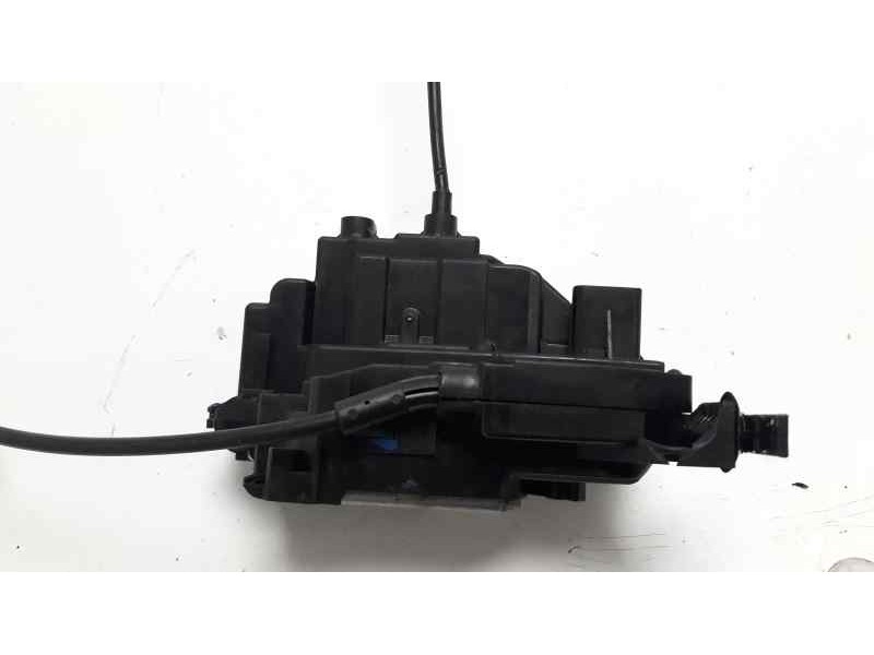 Recambio de cerradura puerta trasera derecha para renault scenic iii dynamique referencia OEM IAM 825020004R  