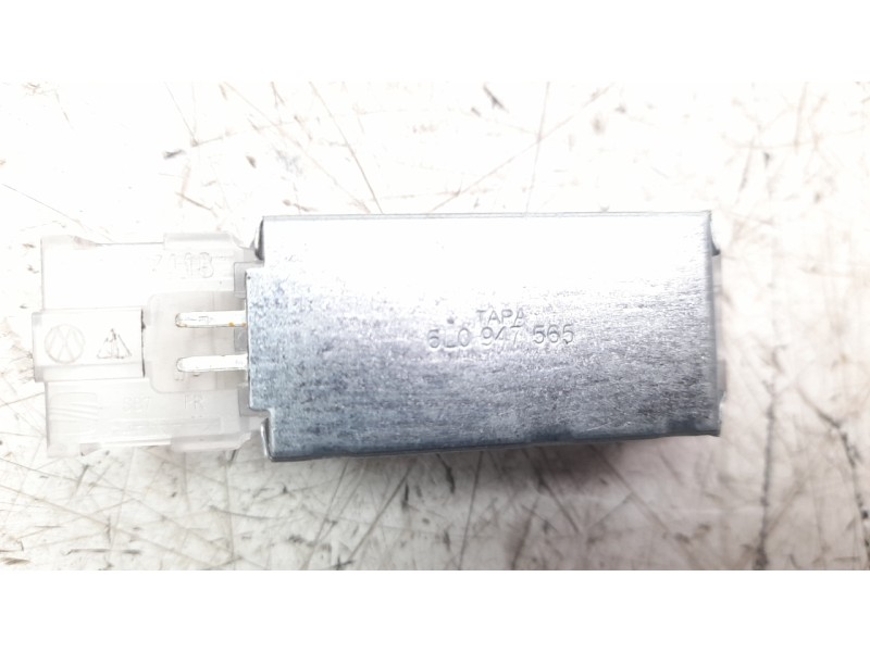 Recambio de luz interior para seat ateca (khp) style go referencia OEM IAM 7L0947415  