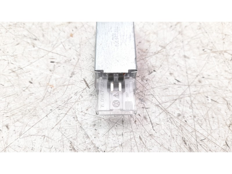 Recambio de luz interior para seat ateca (khp) style go referencia OEM IAM 7L0947415  