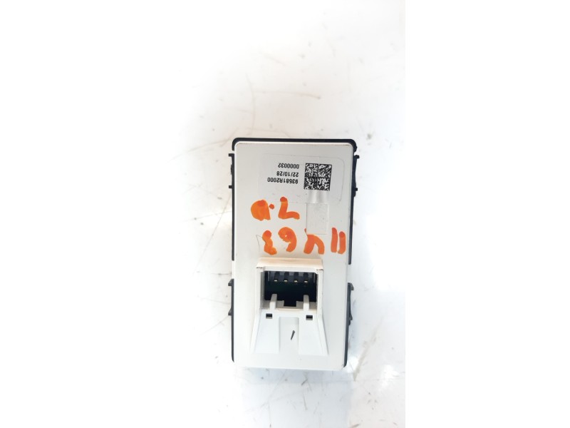 Recambio de mando elevalunas trasero derecho para kia sportage referencia OEM IAM 93581R2000  