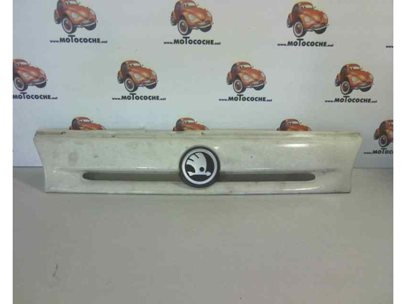 Recambio de rejilla delantera para skoda pickup 1.3 cat referencia OEM IAM REJILLADEL  6775