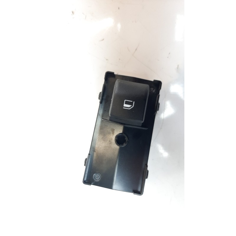 Recambio de mando elevalunas trasero izquierdo para kia sportage referencia OEM IAM 93581R2000  