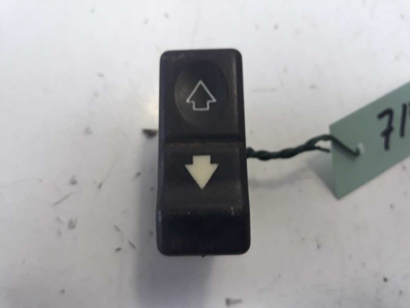 Recambio de mando elevalunas delantero izquierdo para peugeot 605 2.0 cat referencia OEM IAM 22630  
