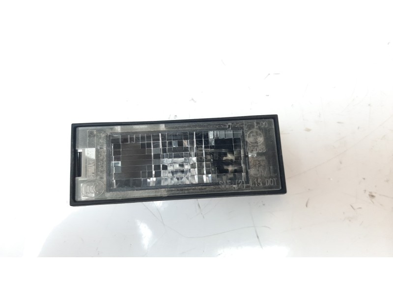 Recambio de piloto matricula para dacia sandero 0.9 tce cat referencia OEM IAM 8200480127  