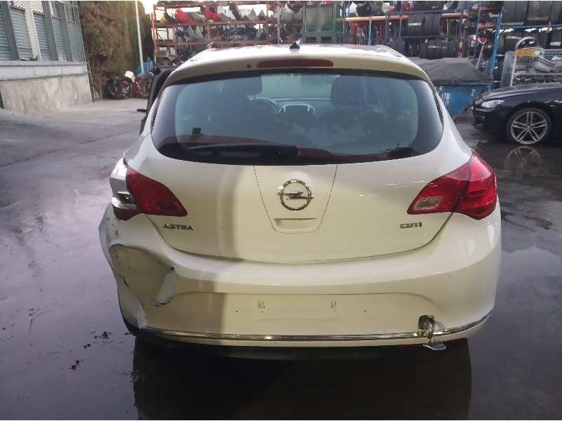 opel astra j lim. del año 2014