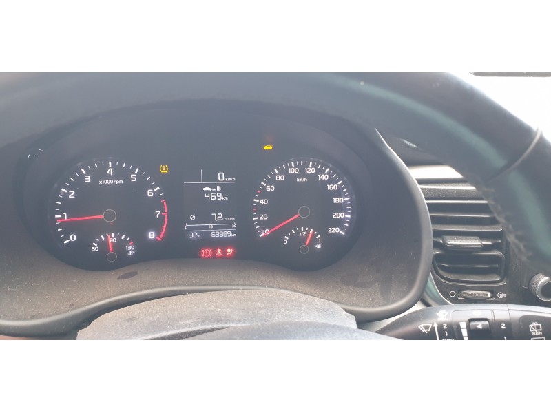 kia rio (yb) del año 2017