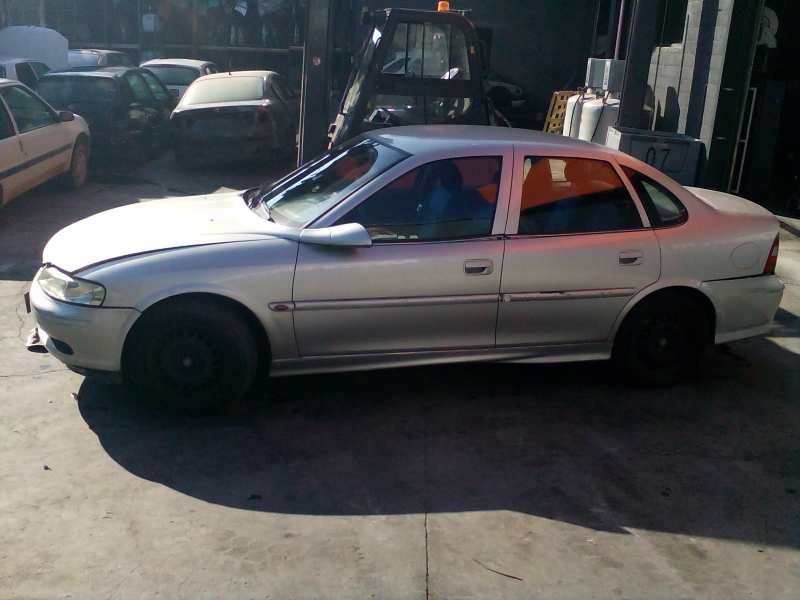 opel vectra b berlina del año 1998