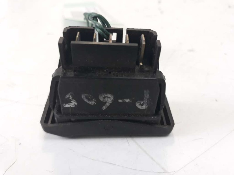 Recambio de mando elevalunas delantero izquierdo para peugeot 605 2.0 cat referencia OEM IAM 22630  