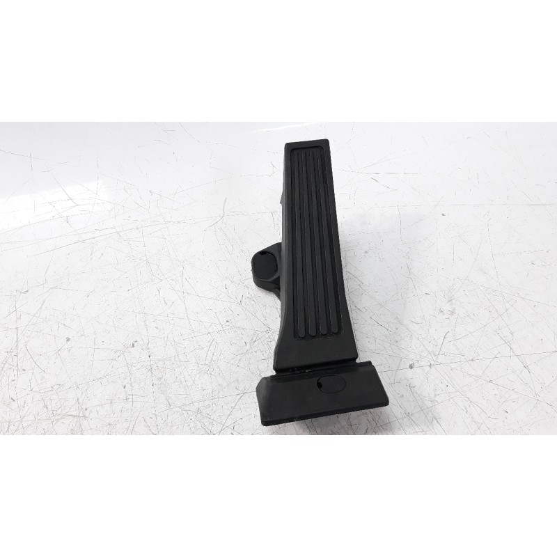 Recambio de potenciometro pedal para kia sportage 1.6 cat referencia OEM IAM 32700B1000  