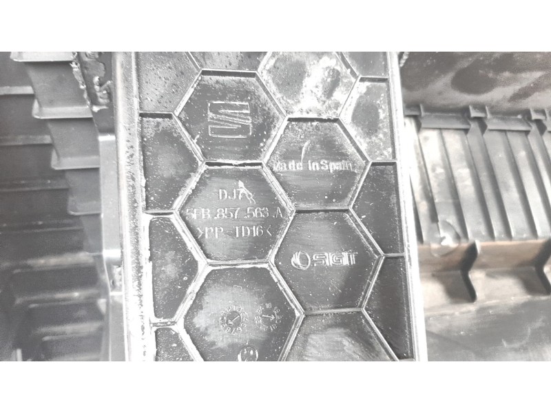 Recambio de guantera para seat leon (kl1) 1.5 16v etsi act referencia OEM IAM 5FB857563A  