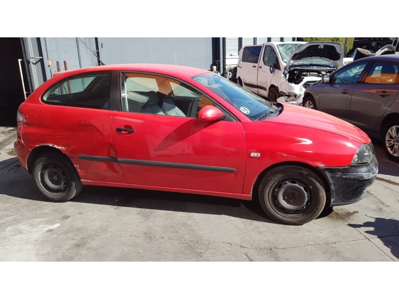 seat ibiza (6l1) del año 2002