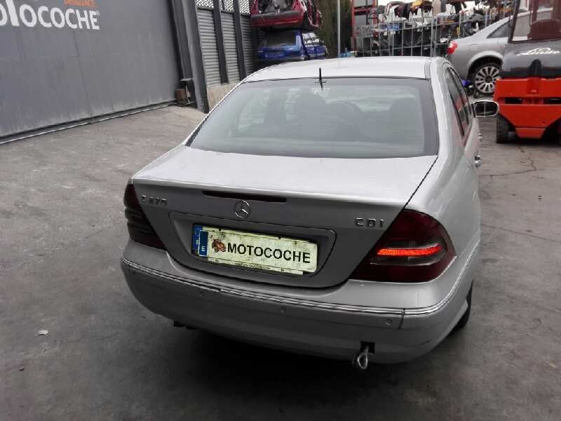 mercedes-benz clase c (w203) berlina del año 2002