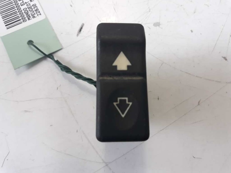 Recambio de mando elevalunas delantero izquierdo para peugeot 605 2.0 cat referencia OEM IAM 22630  