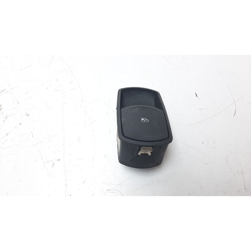 Recambio de mando elevalunas delantero derecho para opel corsa e 1.4 referencia OEM IAM 13430018  