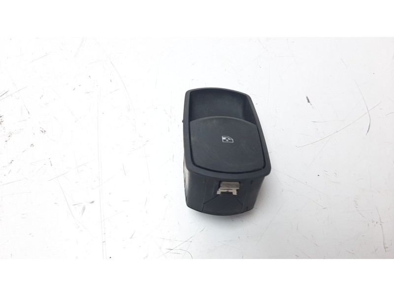 Recambio de mando elevalunas delantero derecho para opel corsa e 1.4 referencia OEM IAM 13430018  