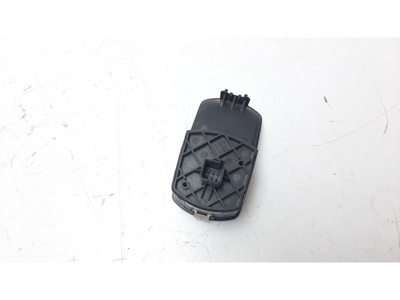 Recambio de mando elevalunas delantero derecho para opel corsa e 1.4 referencia OEM IAM 13430018  