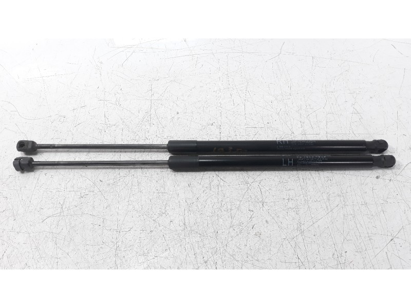Recambio de amortiguadores de porton para kia sportage 1.6 cat referencia OEM IAM 81770F1000  