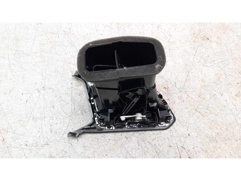 Recambio de aireador izquierdo para volkswagen t-roc 2.0 tdi referencia OEM IAM 2GA819703  