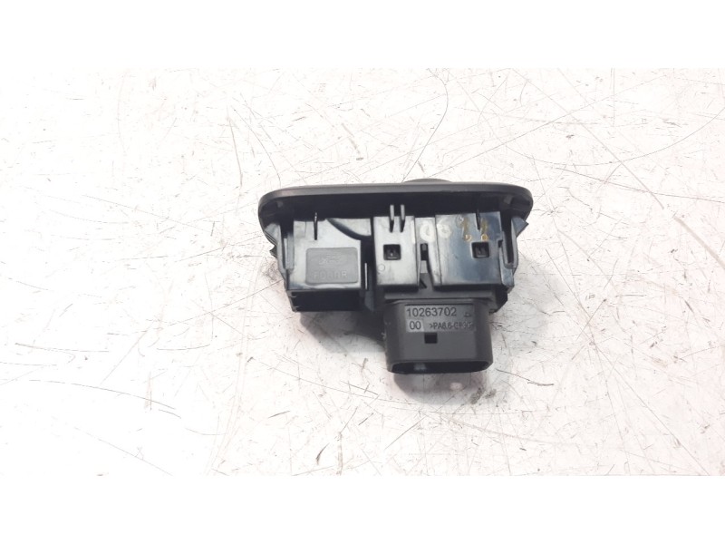 Recambio de mando elevalunas trasero derecho para ford ecosport 1.5 ti-vct cat referencia OEM IAM 10263702  