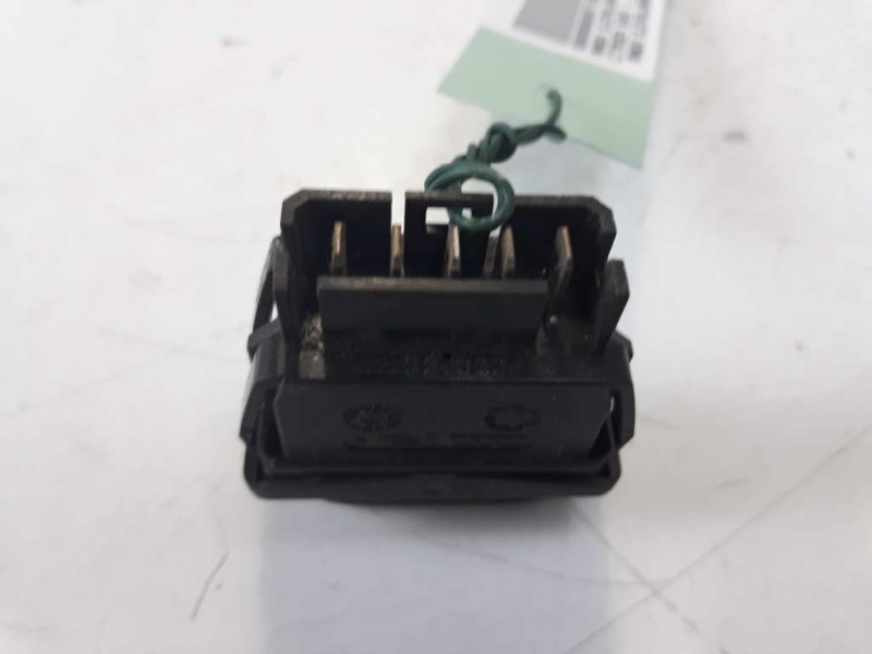 Recambio de mando elevalunas delantero izquierdo para citroen saxo 1.1 referencia OEM IAM   