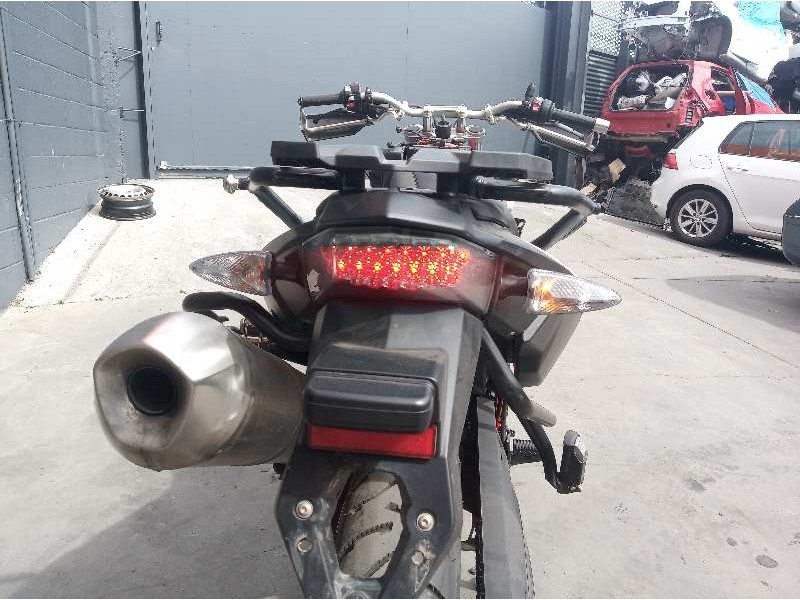 Recambio de piloto trasero central para bmw f 700 gs f 700 gs referencia OEM IAM 63218528399  