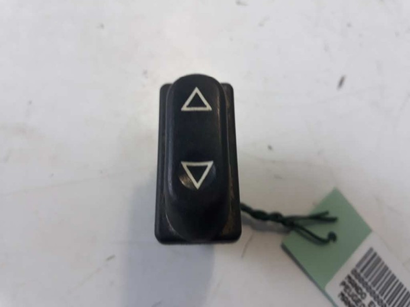 Recambio de mando elevalunas delantero izquierdo para peugeot 306 break 1.9 turbodiesel cat referencia OEM IAM   