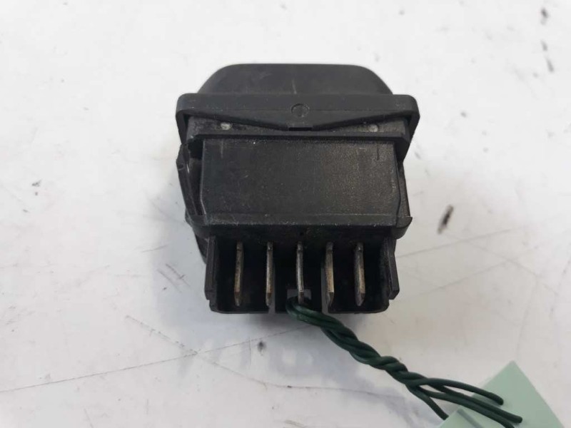 Recambio de mando elevalunas delantero izquierdo para peugeot 306 break 1.9 turbodiesel cat referencia OEM IAM   