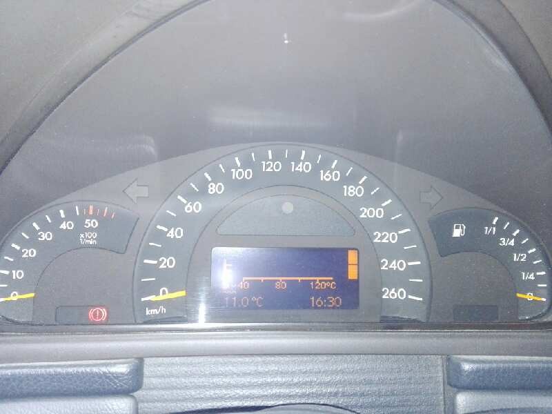 mercedes-benz clase c (w203) berlina del año 2002