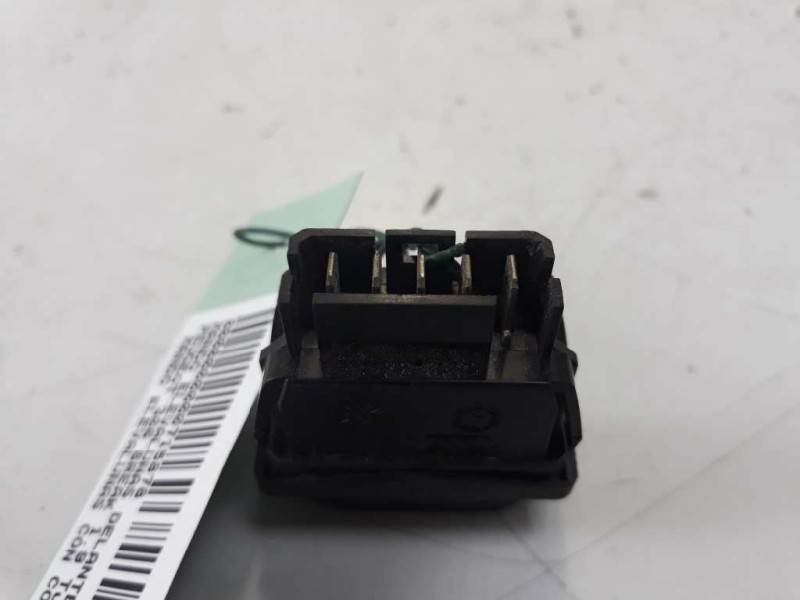 Recambio de mando elevalunas delantero izquierdo para peugeot 306 break 1.9 turbodiesel cat referencia OEM IAM   