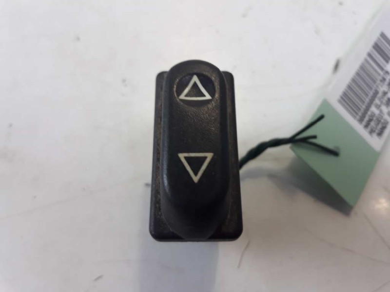 Recambio de mando elevalunas delantero izquierdo para peugeot 306 break 1.9 turbodiesel cat referencia OEM IAM   