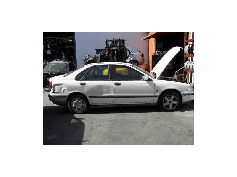 volvo s40 berlina del año 1997