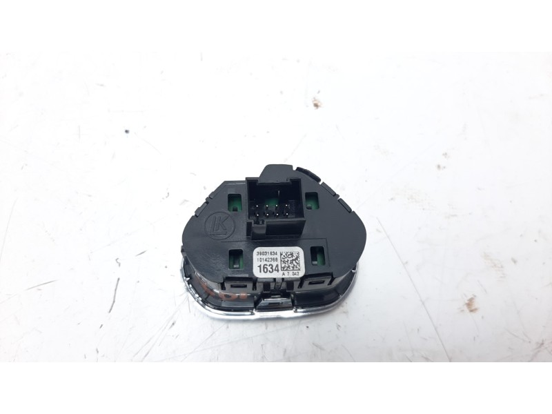 Recambio de warning para opel corsa e 1.4 referencia OEM IAM 39031634  