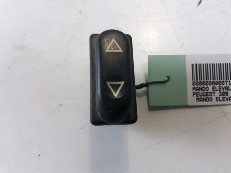 Recambio de mando elevalunas delantero izquierdo para peugeot 306 break 1.9 turbodiesel cat referencia OEM IAM   