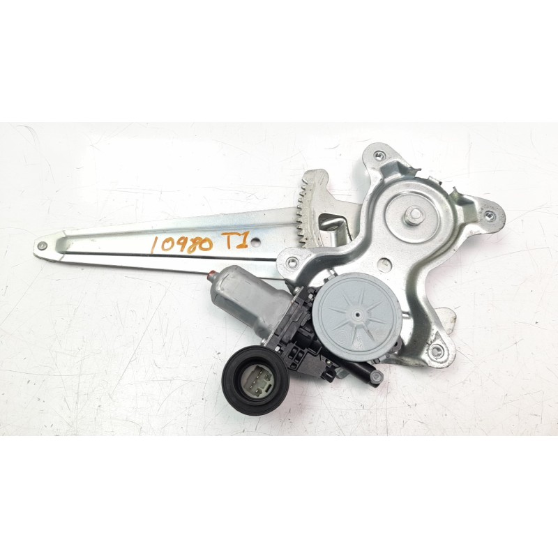 Recambio de elevalunas trasero izquierdo para toyota rav 4 (a3) 2.2 d-4d cat referencia OEM IAM 6980442040  