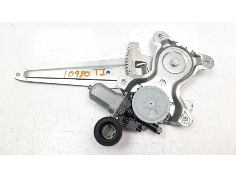 Recambio de elevalunas trasero izquierdo para toyota rav 4 (a3) 2.2 d-4d cat referencia OEM IAM 6980442040  