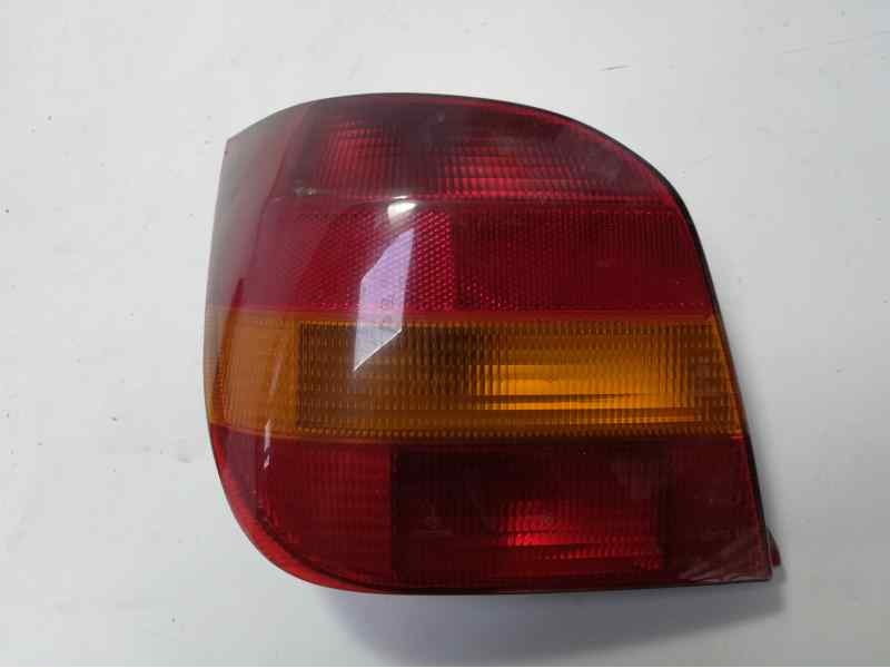 Recambio de piloto trasero izquierdo para ford fiesta berlina básico referencia OEM IAM 1044156 103F10151771 