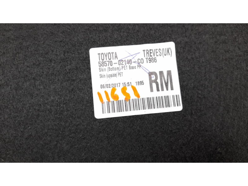 Recambio de bandeja trasera para toyota auris active referencia OEM IAM 5857002140  