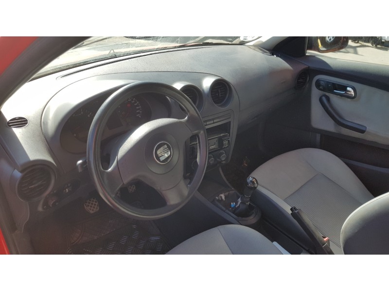 seat ibiza (6l1) del año 2002