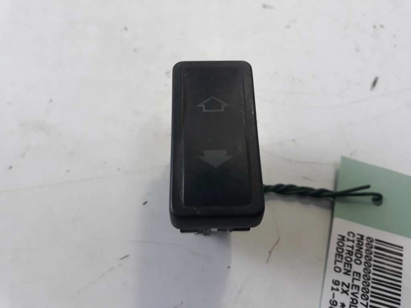 Recambio de mando elevalunas delantero izquierdo para citroen zx referencia OEM IAM   