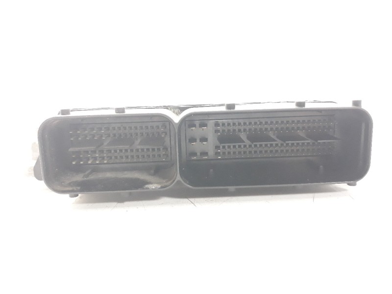 Recambio de centralita motor uce para volkswagen golf vii lim. 1.6 16v tdi dpf referencia OEM IAM 04L907309B  