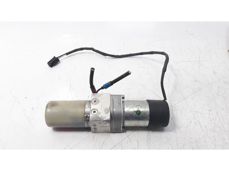 Recambio de bomba aceite para mercedes-benz clase cl (w216) coupe 5.5 v8 cat referencia OEM IAM A2168000048  