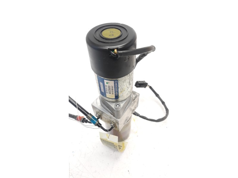 Recambio de bomba aceite para mercedes-benz clase cl (w216) coupe 5.5 v8 cat referencia OEM IAM A2168000048  