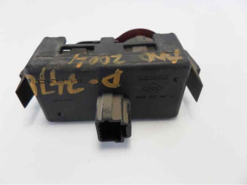 Recambio de warning para renault modus confort dynamique referencia OEM IAM 8200214896  