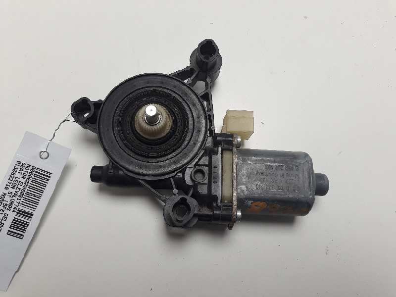 Recambio de motor elevalunas delantero derecho para seat leon st (5f8) reference plus referencia OEM IAM 0130822716  