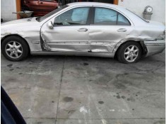 mercedes-benz clase c (w203) berlina del año 2000 2