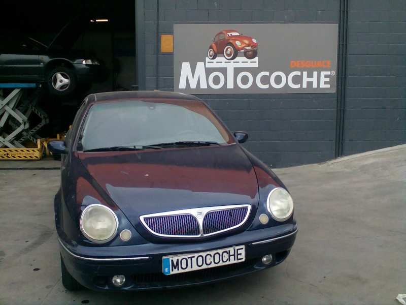 lancia lybra berlina del año 1999
