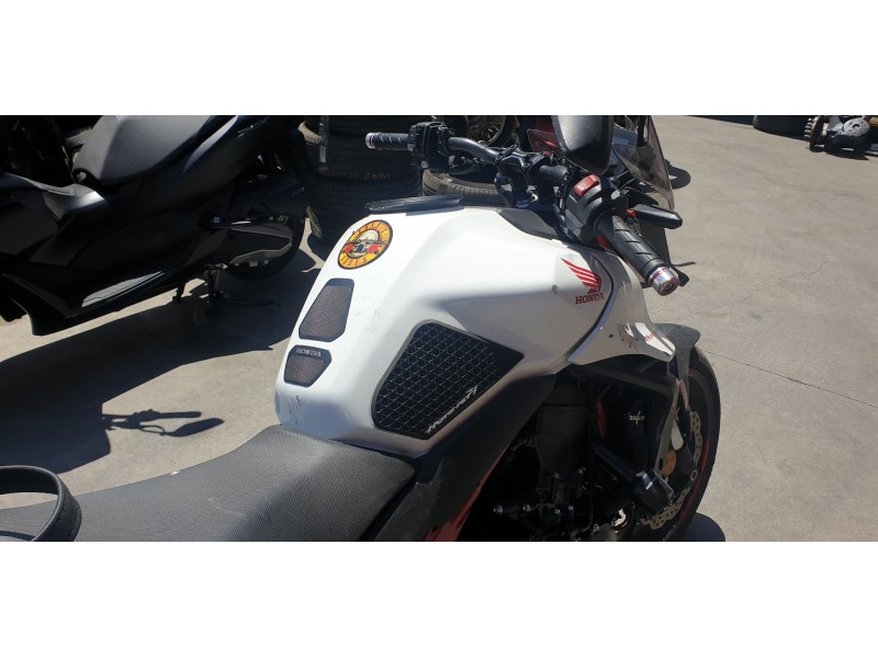 Recambio de deposito combustible para honda cb 750 hornet referencia OEM IAM 17500MLBD00ZD  