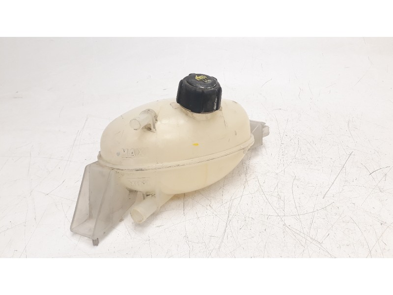 Recambio de deposito expansion para renault master kasten referencia OEM IAM 217100015R  