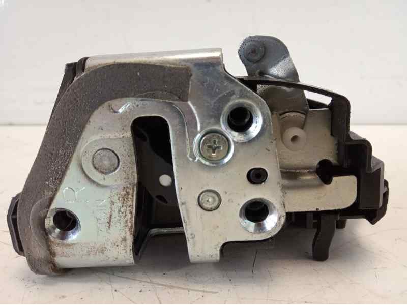 Recambio de cerradura puerta trasera derecha para toyota rav 4 (a3) 2.2 d-cat referencia OEM IAM   