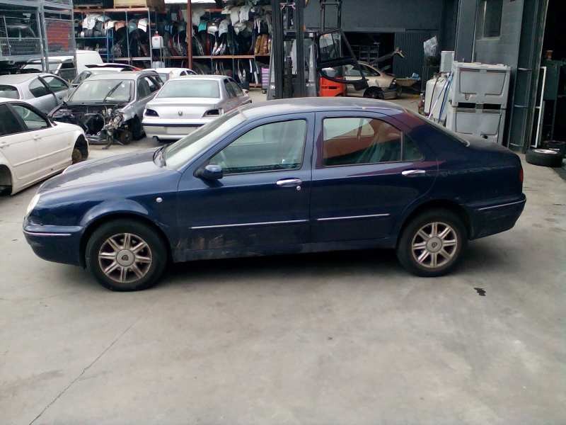 lancia lybra berlina del año 1999